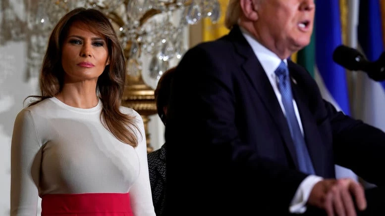 «Αδειάζει» τον Τραμπ η Μελάνια: Να ακουστεί η φωνή των μαθητών στο ζήτημα της οπλοκατοχής